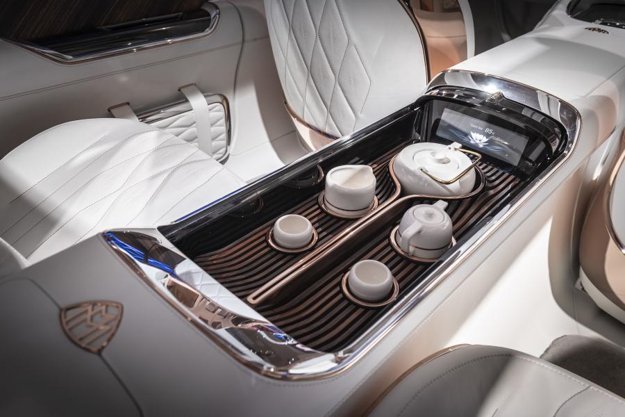Детали интерьера Vision Mercedes-Maybach Ultimate Luxury 2018 года  (фото 21 из 42)